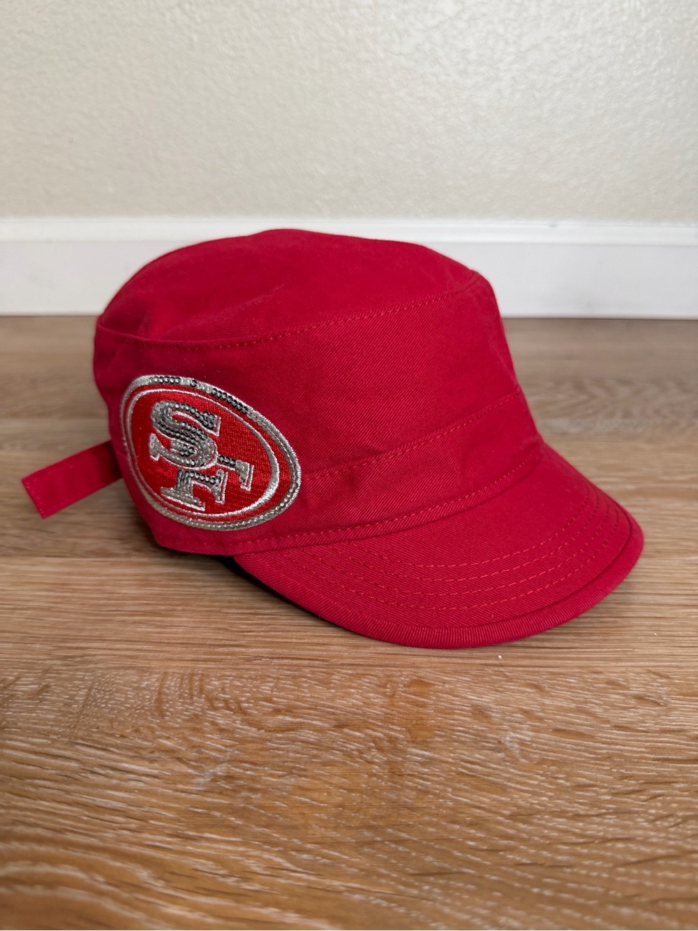 NWOT NFL San Francisco Red Embroidered Sequins Women's Cadet Hat, OS